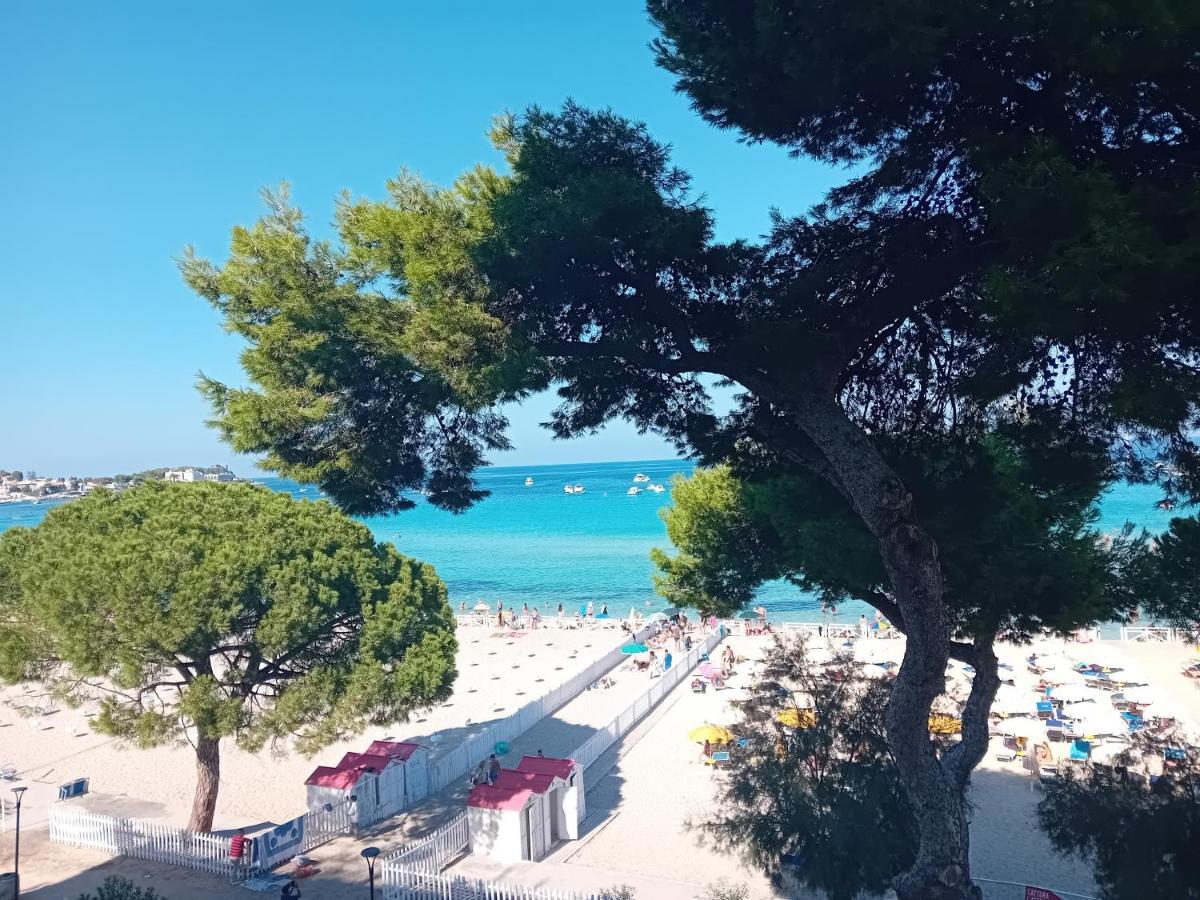 La Boutique Sul Mare Apartment Мондело Екстериор снимка